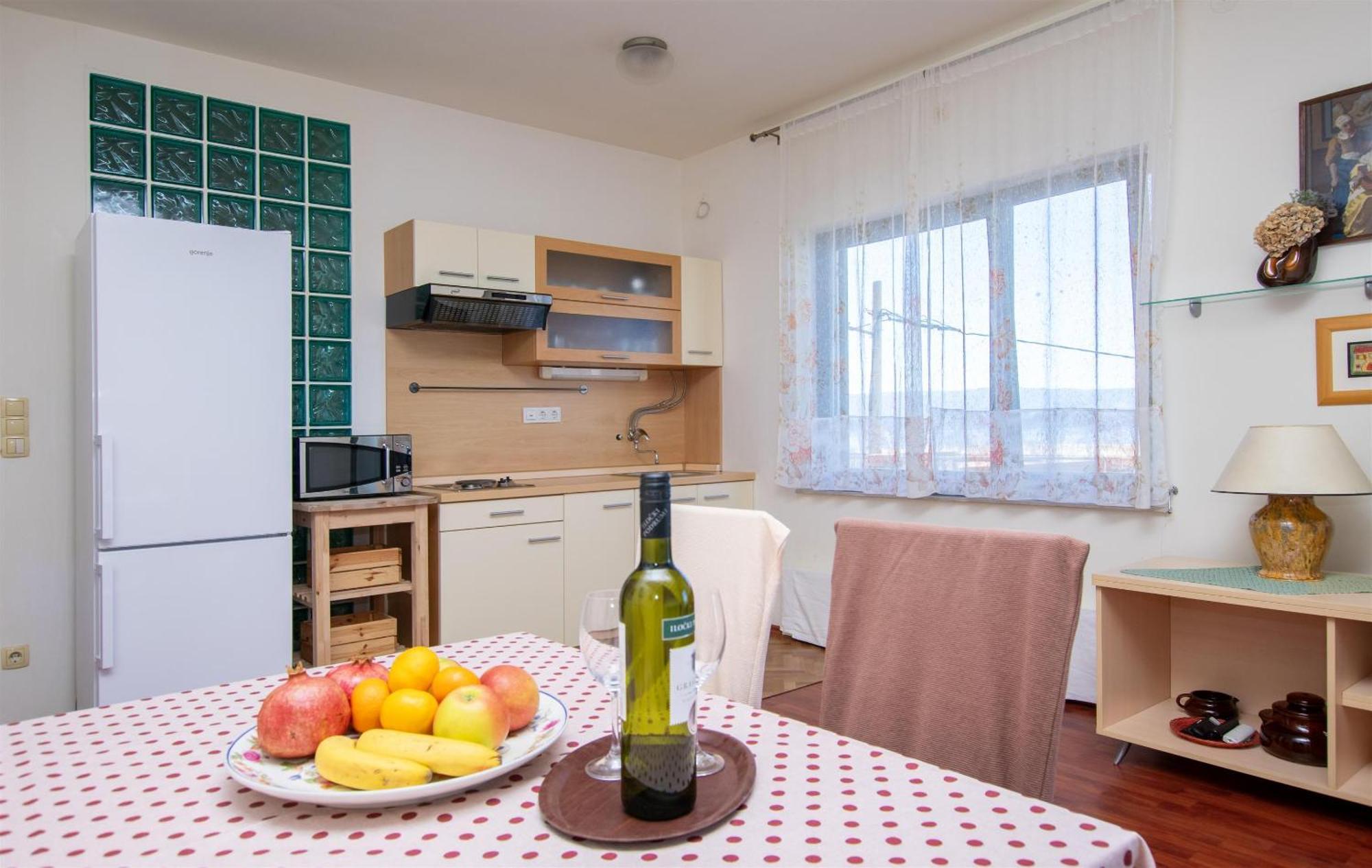 אומיס Apartment Iva מראה חיצוני תמונה